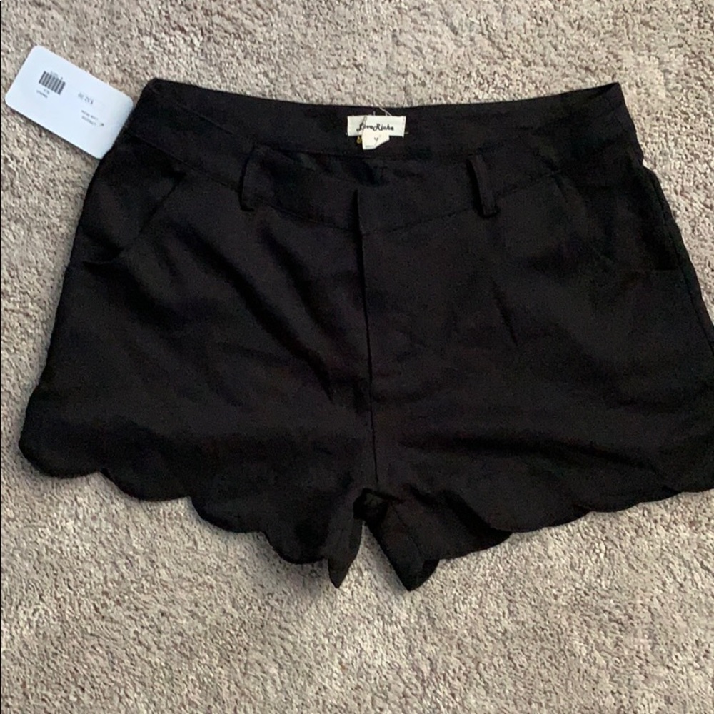 Scallop Black Shorts NWT